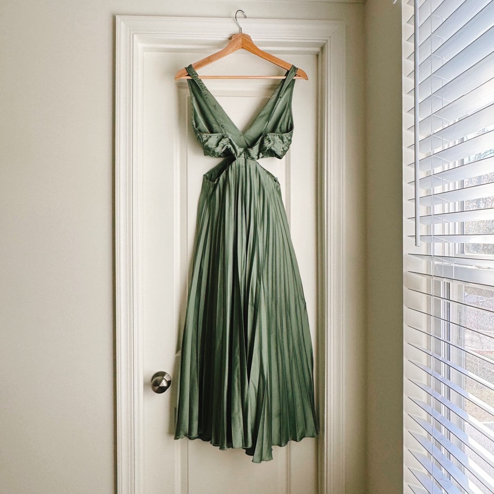 Abercrombie Pleated Cutout Maxi Dress, Size XS (petite), Color light green